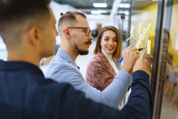Comment mettre en œuvre une stratégie de développement de marché pour un nouveau produit technologique ?