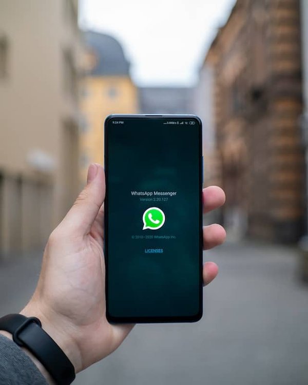 Comment ecrire en calligraphie sur WhatsApp ?